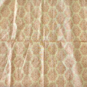 'Gratitude Blooms' by Red Rooster Fabrics Quilting Cotton. (100cm x 90cm)